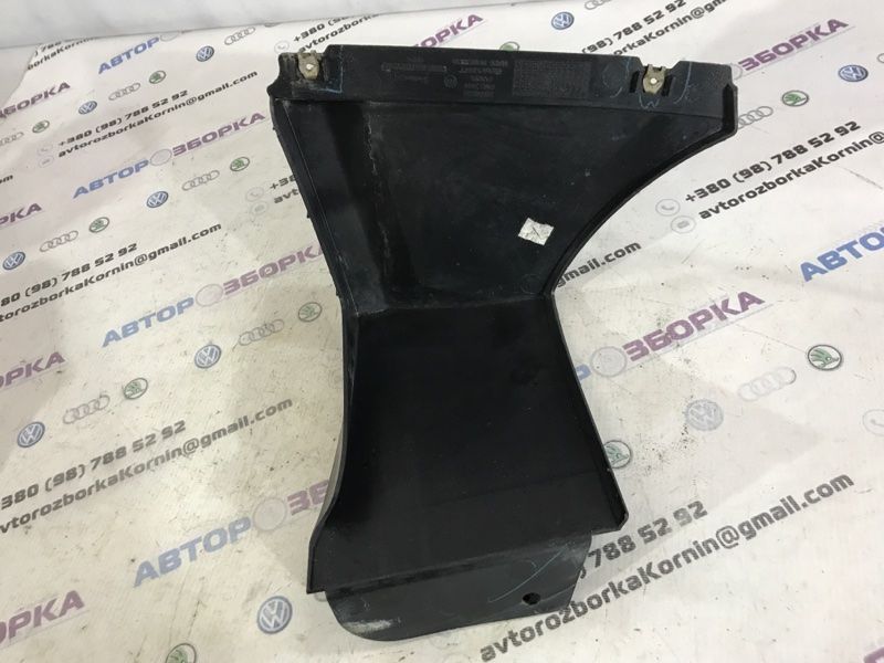 Бризковик DS7378403B22AE Ford Fusion