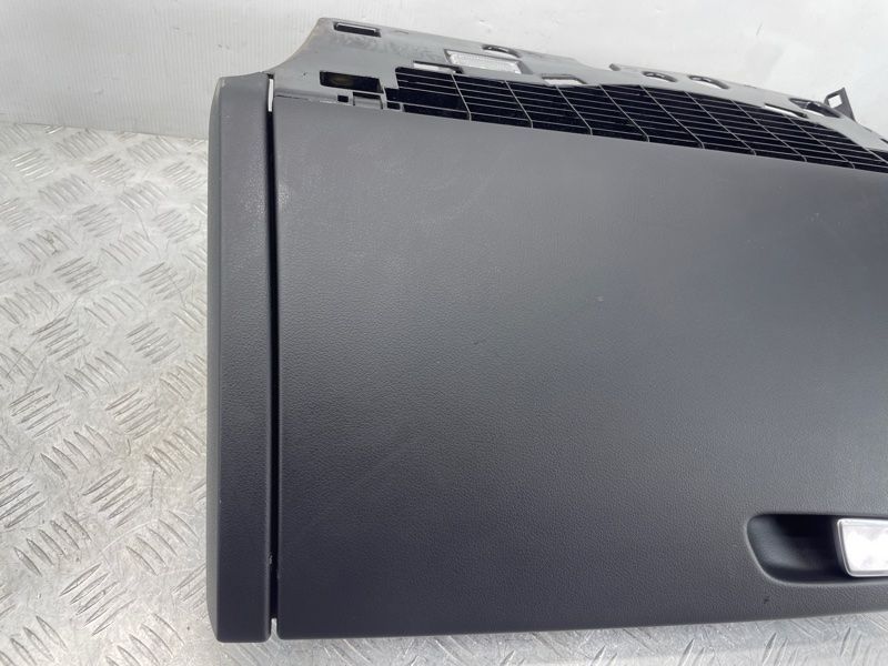 Бардачок / ящик для речей 8R18571046PS Audi Q5