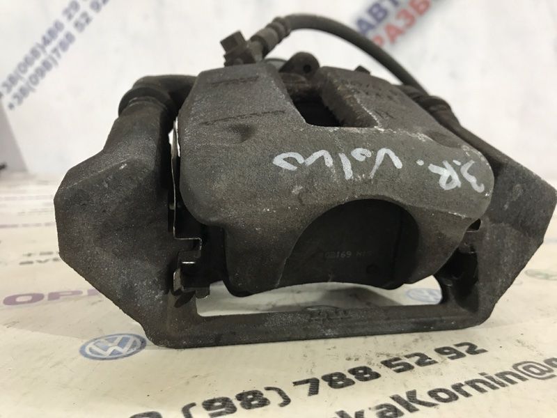 Суппорт тормозной 32355158A Volvo XC60