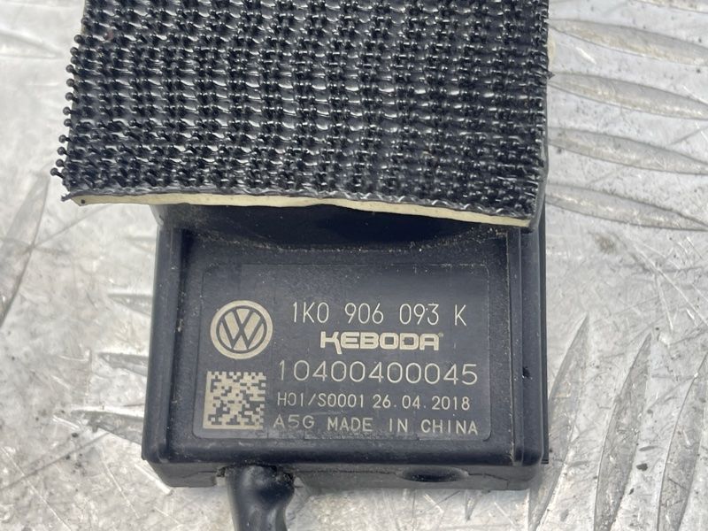 Блок керування паливним насосом 1K0906093K Volkswagen CC