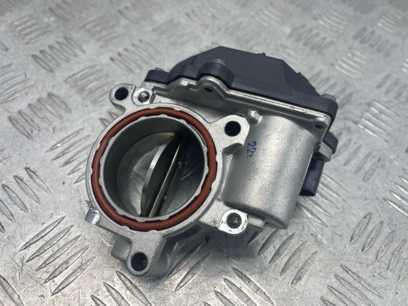 Дросельна заслінка 057128063G Audi Q7