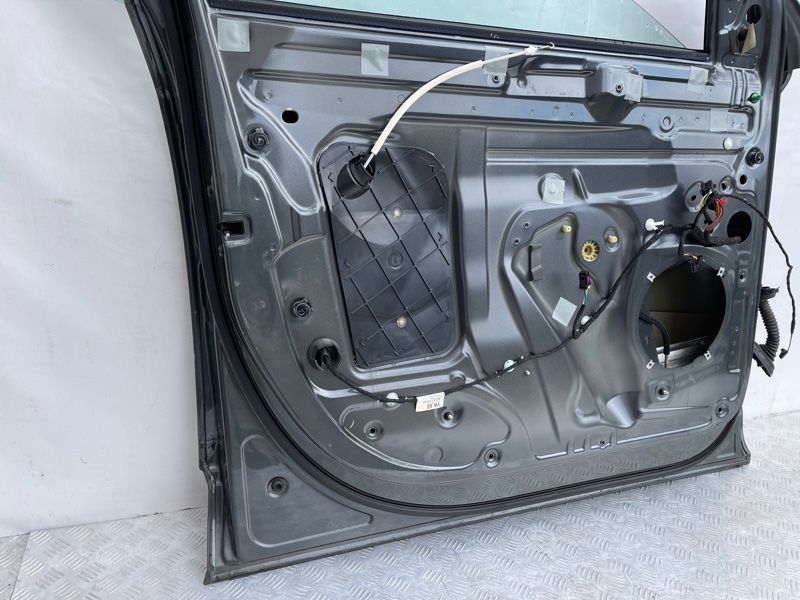 Двері 4L0831051A Audi Q7