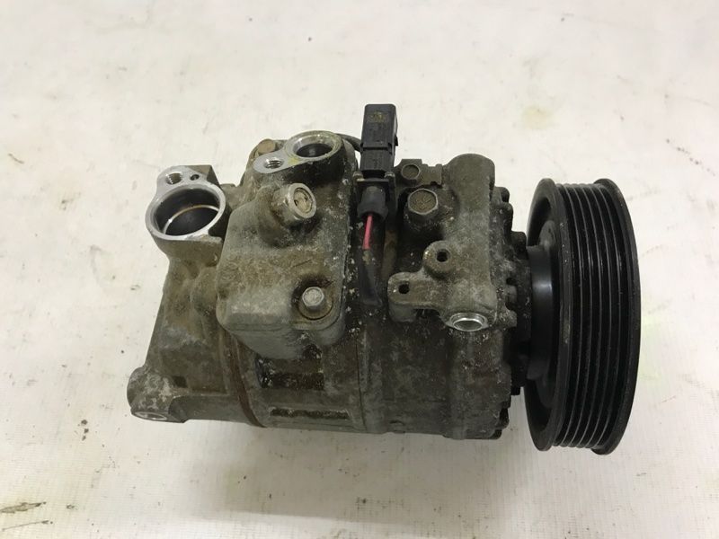 Компресор кондиціонера 4E0260805AR Audi Q7