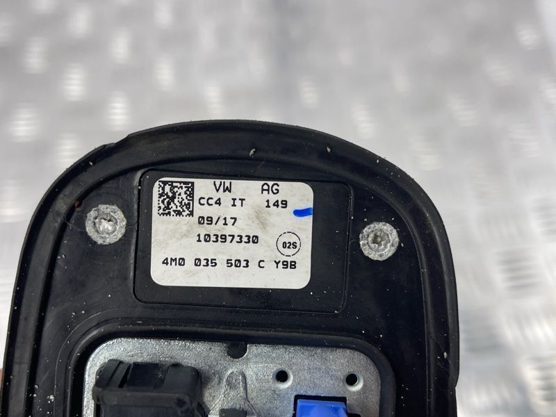 Антена на дах 4M0035503C Audi Q5 Audi Q5 PHEV, Audi A4, Audi A4 Allroad, Audi A5, Audi A5 Sportback, Audi Q3, Audi Q5, Audi Q7, Audi RS5, Audi RS5 Sportback, Audi S4, Audi S5, Audi S5 Sportback, Audi SQ5