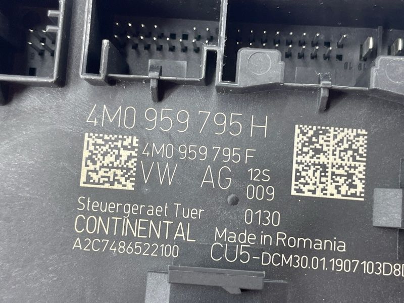 Блок керування дверей 4M0959795H Audi Q7