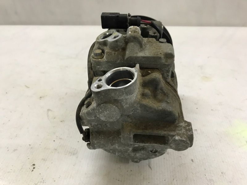 Компресор кондиціонера 4E0260805AR Audi Q7