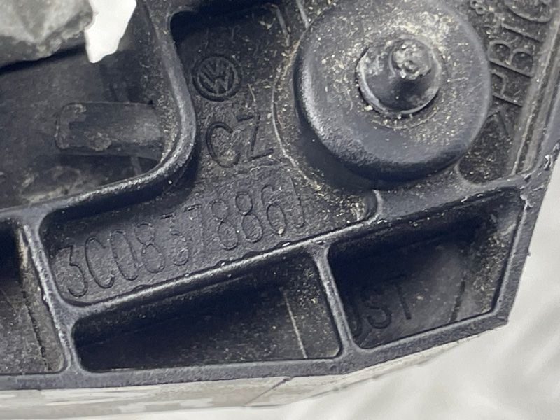 Кронштейн ручки 3C8839886 Volkswagen CC