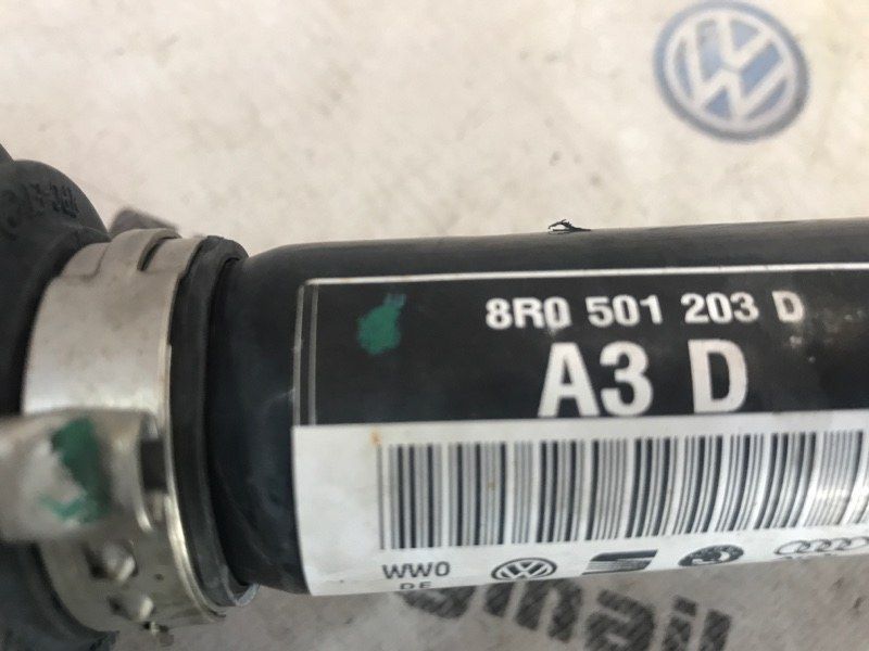 Піввісь 8R0501203D Audi A8