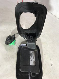 Корпус лючка кришки паливного бака в зборі 8E0010190S Audi Q7