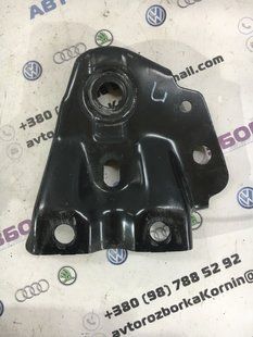 Кронштейн подрамника 31391780 Volvo XC60