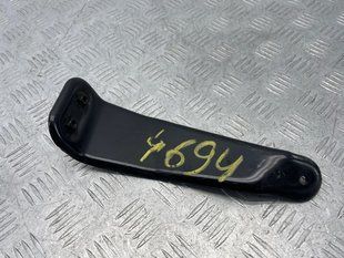 Кронштейн крила 4M0121264B Audi Q7