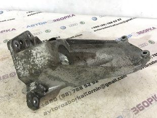 Лапа двигателя 31370633 Volvo XC60