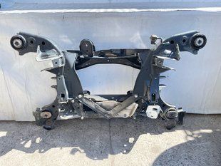 Подрамник задний 31681543 Volvo XC90