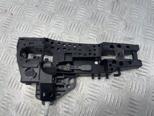 Кронштейн ручки 8T0837886B Audi Q5