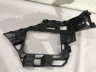 Направляюча заднього бампера 7P6807394A Volkswagen Touareg
