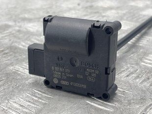 Моторчик заслінки обігрівача 4F0820511B Audi Q7