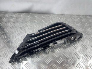 Решетка бампера 7P6854662D041 Volkswagen Touareg