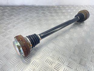 Піввісь 4M0501203D Audi Q7