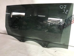 Скло дверей Audi Q7