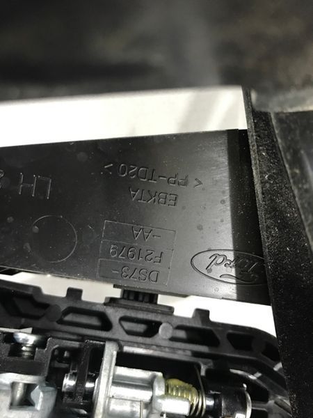 Ручка дверей зовнішня Ford Fusion
