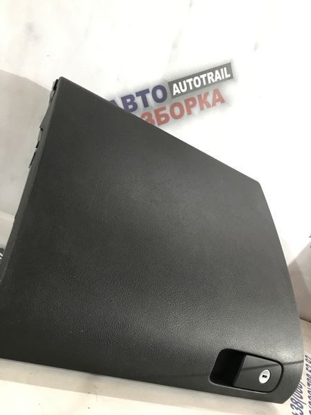 Бардачок / ящик для речей 5M1857097Q Volkswagen Tiguan