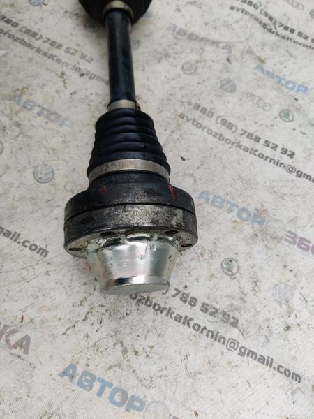 Піввісь 7P0407271B Audi Q7