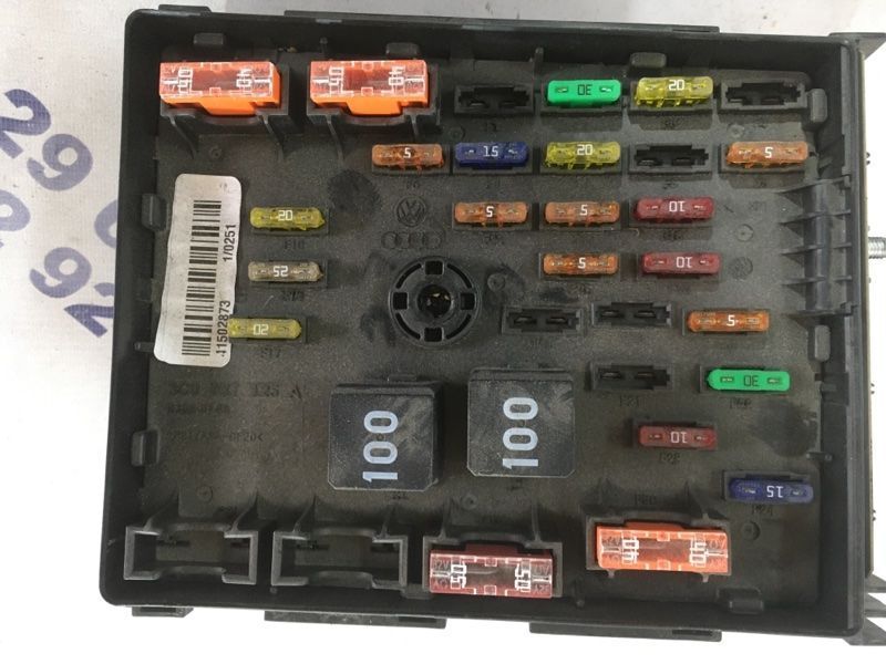 Блок запобіжників 3C0937125A Volkswagen CC