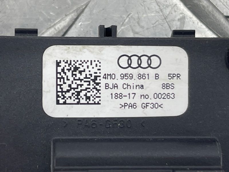 Кнопки регулювання спинки сидіння 4M0959861B Audi Q7