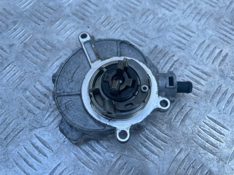 Вакуумний насос 06E145100R Audi Q5