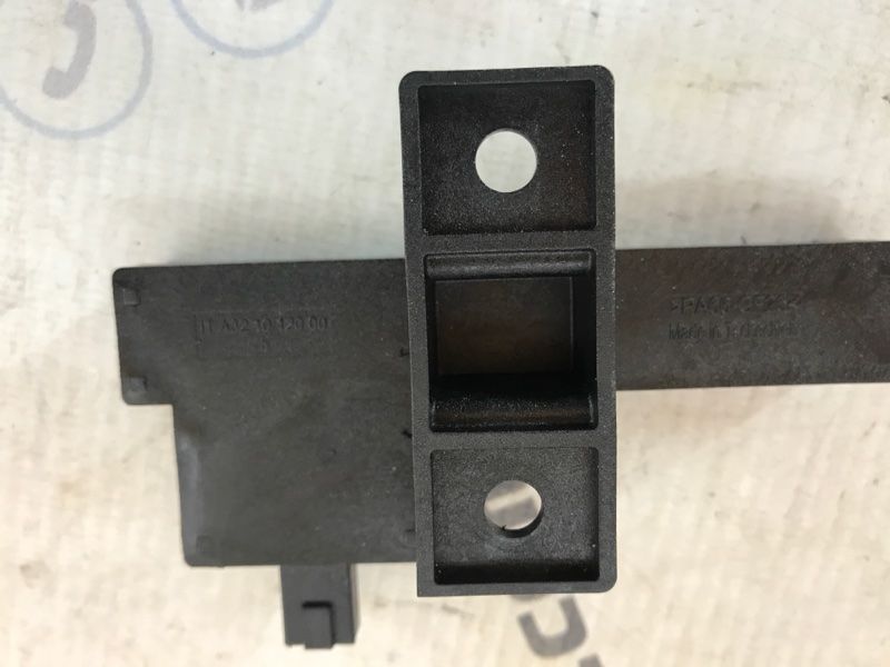 Антена безключового доступу (KESSY) 8K0907247 Audi A6 Audi A4, Audi A4 Allroad, Audi A5, Audi A6, Audi A7, Audi A8, Audi Q5, Audi RS5, Audi RS7, Audi S4, Audi S5, Audi S6, Audi S7, Audi S8, Audi SQ5
