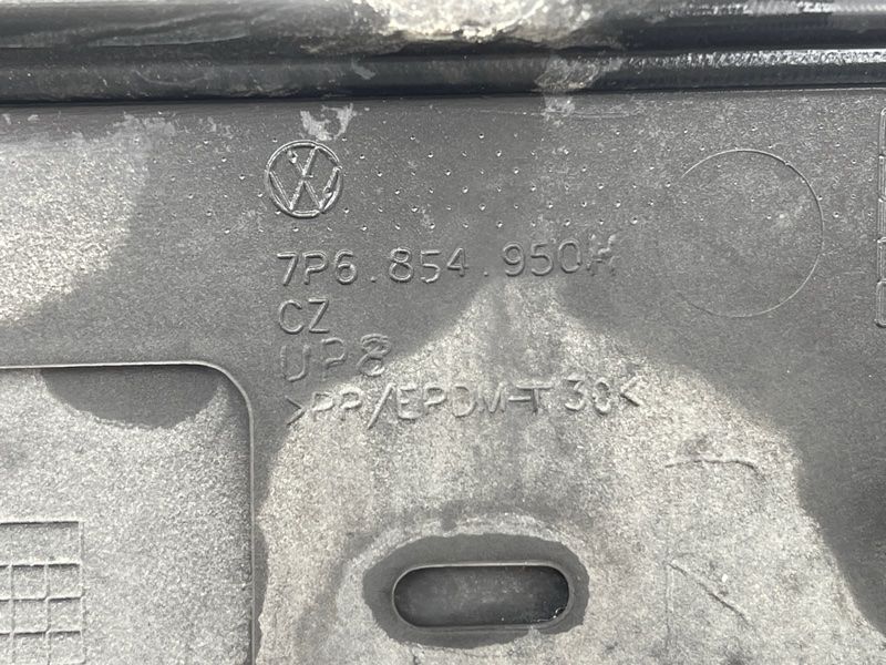 Накладка дверей 7P6854950H Volkswagen Touareg