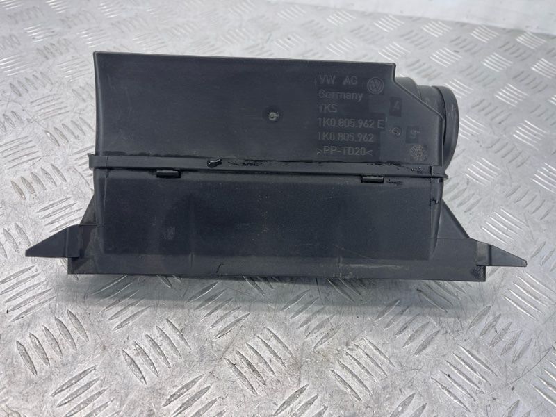Повітропровід радіатора 1K0805962E Volkswagen Tiguan