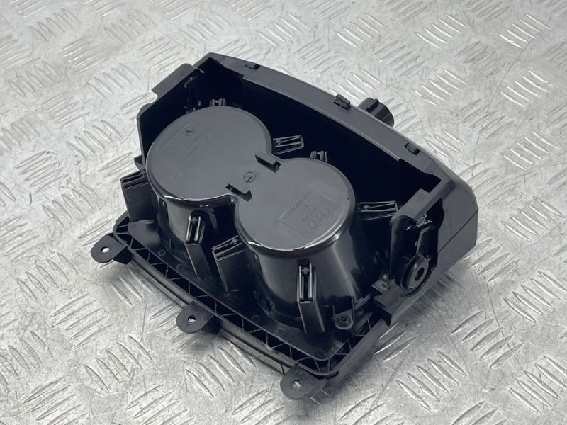 Подстаканник Audi A6