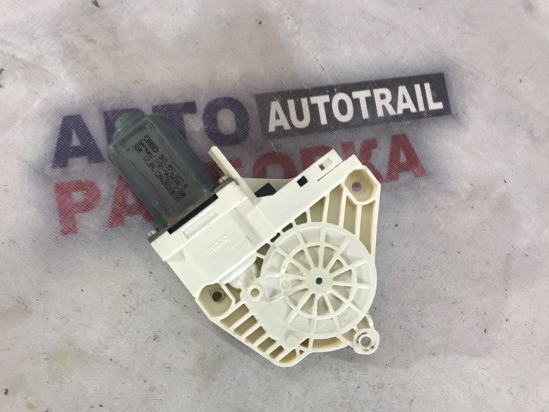 Мотор склопідйомника 8K0959802A Audi Q7