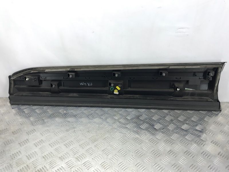 Накладка дверей 4M0853960B Audi Q7
