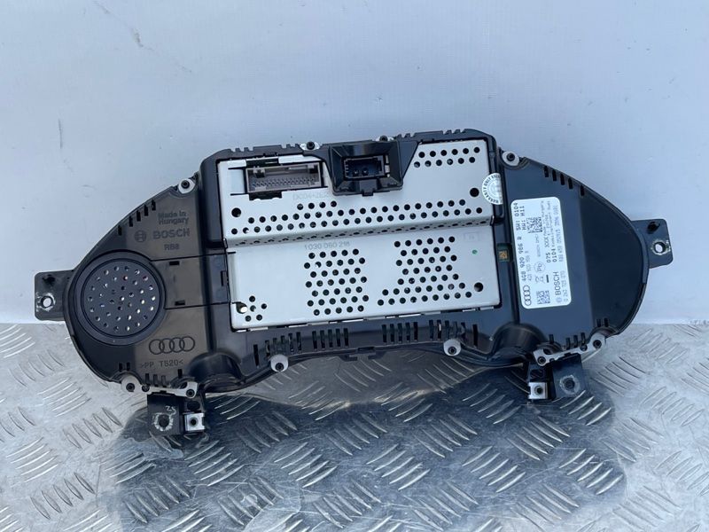 Комбинация приборов / Спидометр 4G8920986R Audi A7