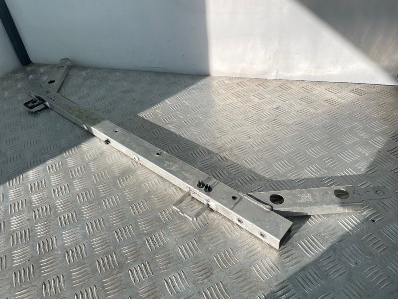 Поперечина 31425937 Volvo XC90