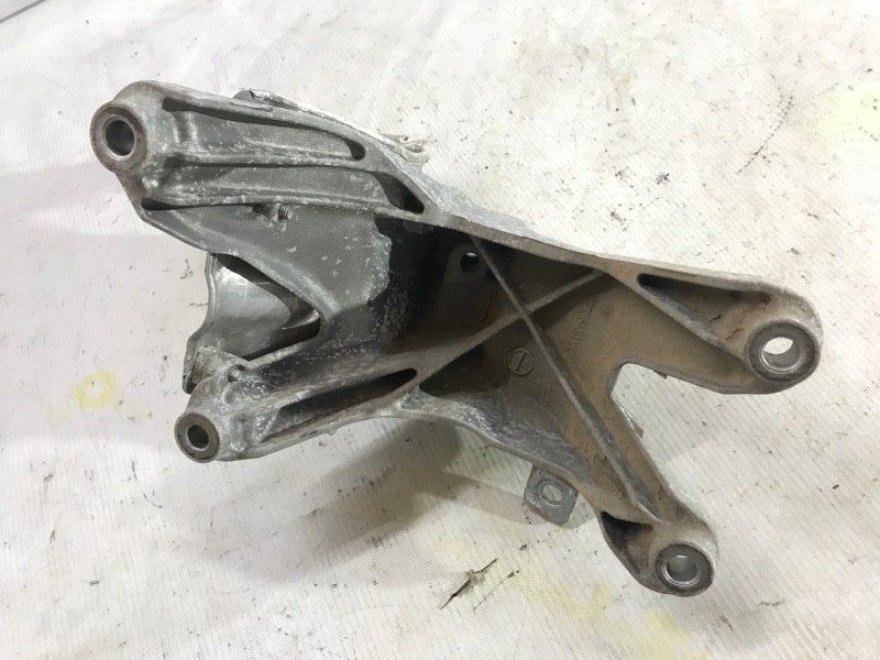 Кронштейн Audi A6