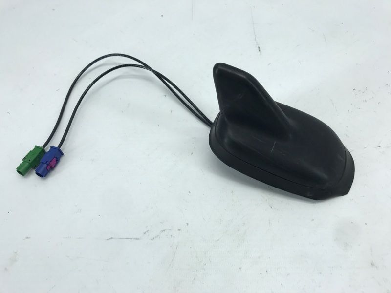 Антенна плавник 3C0035507AB Volkswagen Touareg