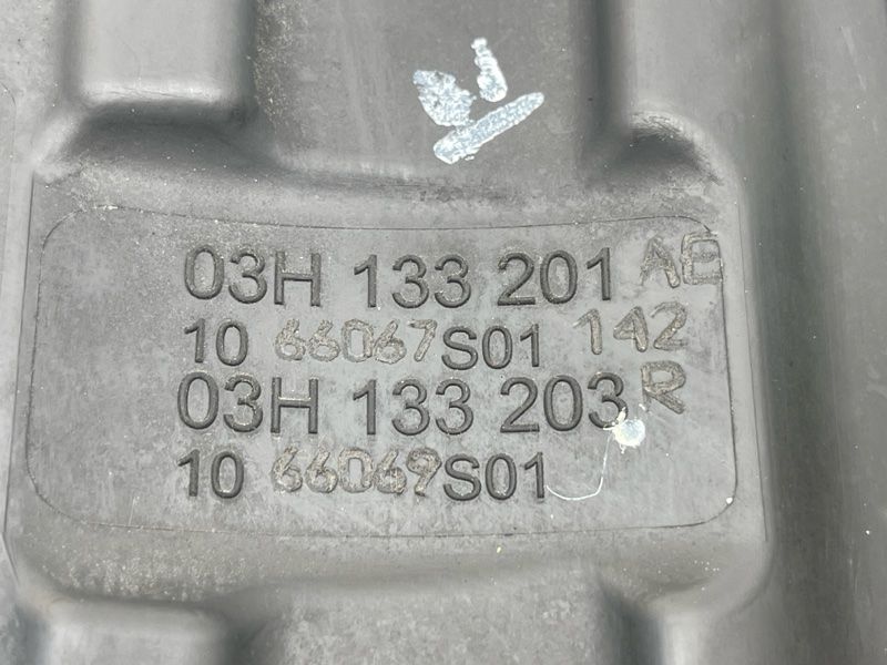 Колектор впускний 03H133201AE Volkswagen Touareg