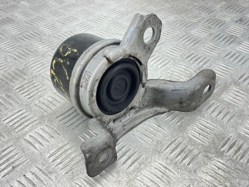 Подушка двигуна 30671245 Volvo XC60