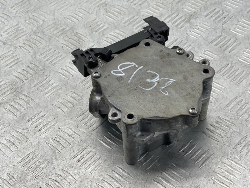 Вакуумный насос 06K145100BB Audi Q5