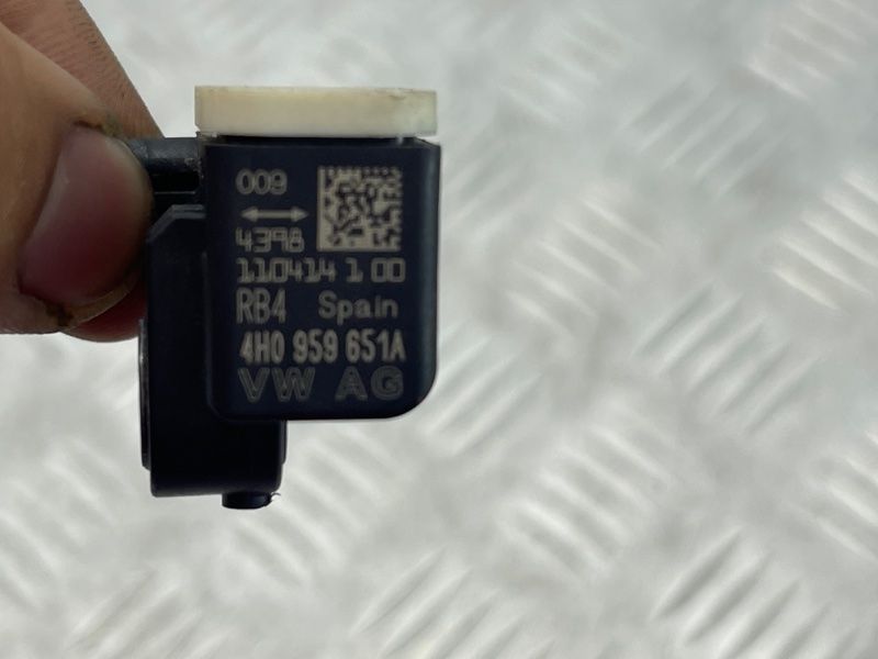 Датчик удара передний 4H0959651A Audi A6 Audi A6, Audi A7, Audi A8, Audi RS7, Audi S6, Audi S7, Audi S8