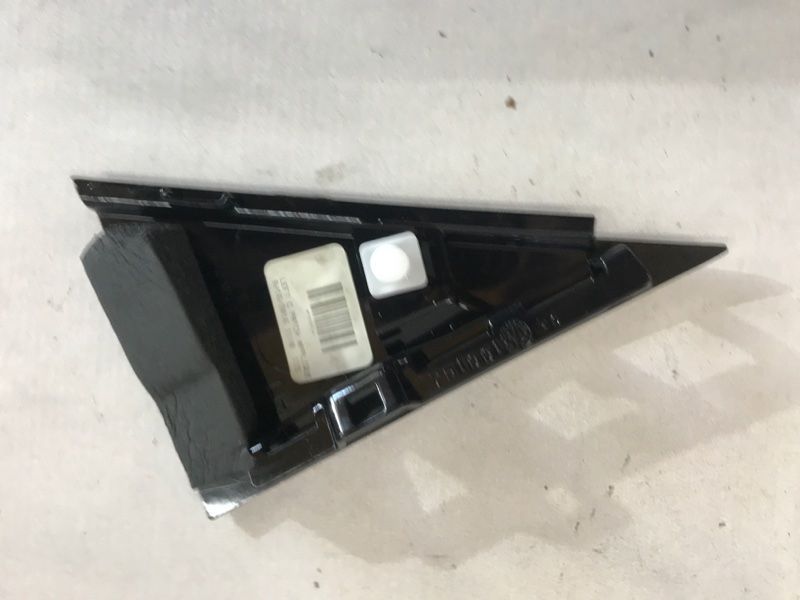 Накладка двери 561839903B Volkswagen Passat