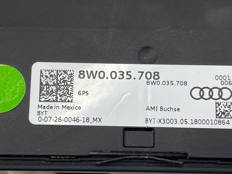 Блок USB і AUX 8W0035708 Audi Q5