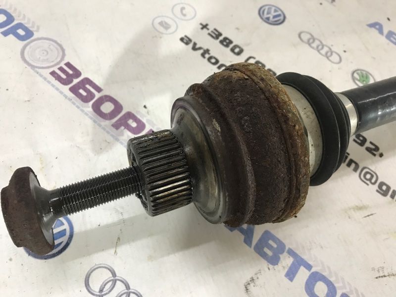Піввісь 8R0501203C Audi A7