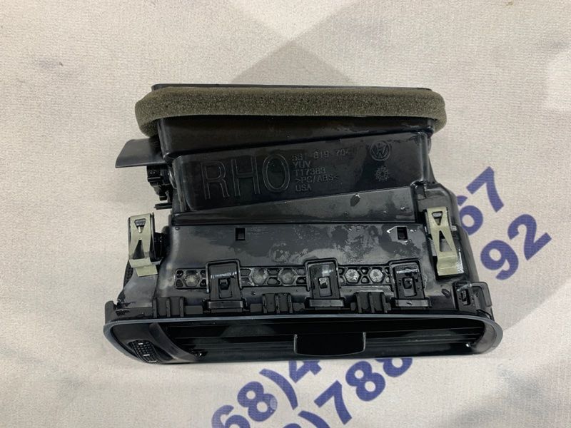 Дефлектор повітропроводу 561819704 Volkswagen Passat
