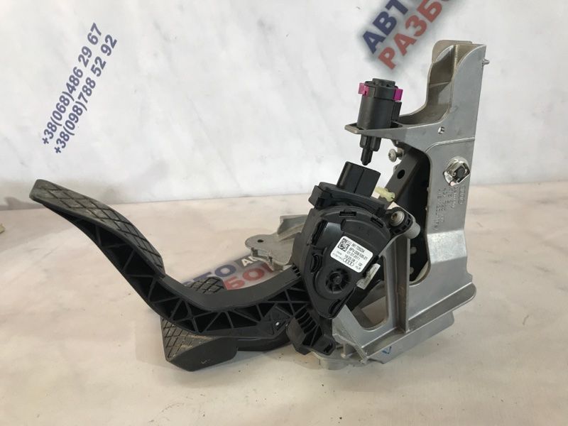 Педаль газа 8K1723523A Audi A7