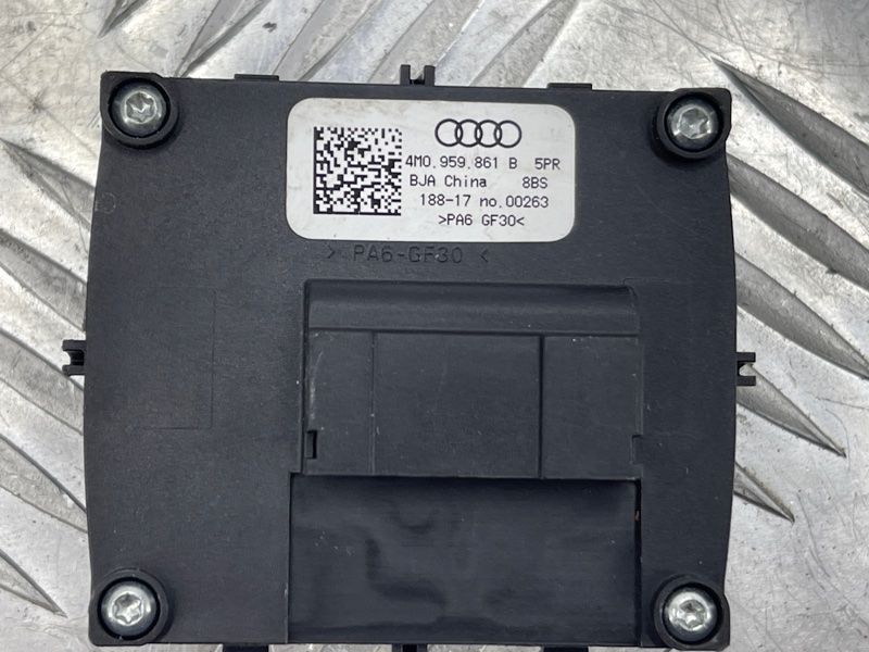 Кнопки регулювання спинки сидіння 4M0959861B Audi Q7