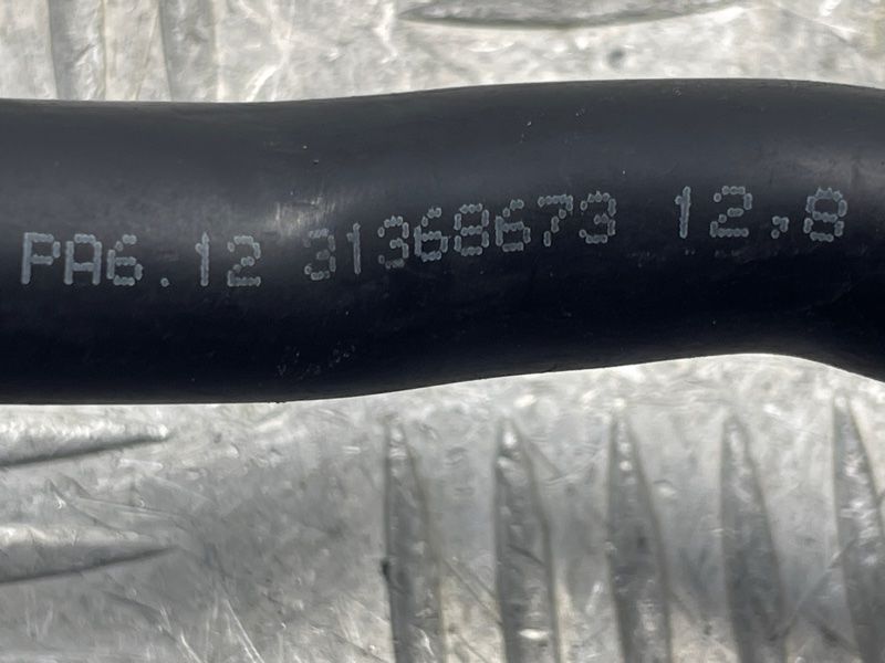 Трубопровід системи охолодження 31368673 Volvo XC60